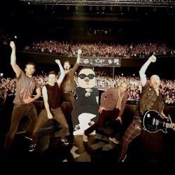 Ada Psy di Konser The Script di Korea 