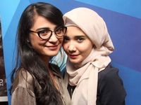 Senyum Manis Zaskia & Shireen Sungkar