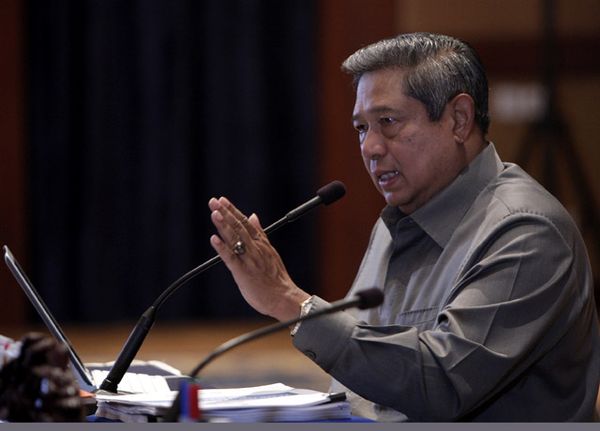 Presiden SBY Pimpin Rapat KEN
