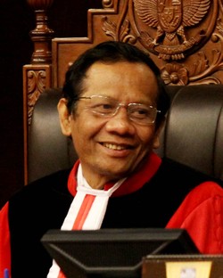 Hari Terakhir Pimpin Sidang MK, Mahfud MD: Sendu...