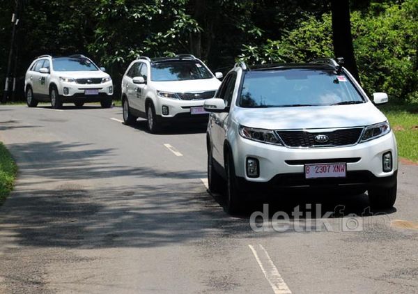 Membuktikan Ketangguhan KIA Sorento di Parijs van Java