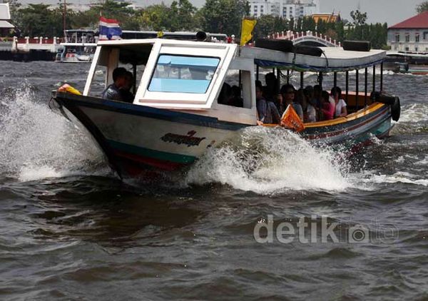 Menyusuri Sungai Chao Phraya Bangkok
