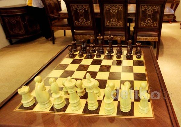 Wow, Papan Catur Seharga Rp 16 Juta