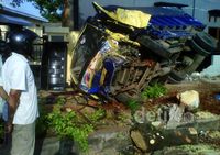 Tabrakan Beruntun di Tuban, Tiga Orang Tewas 