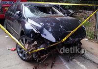 Kecelakaan, Camry Berisikan 6 Paket Sabu Ringsek