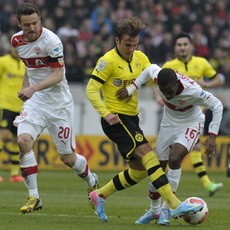 Dortmund Tundukkan Stuttgart