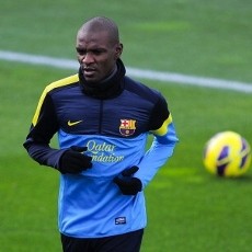 Barca Bawa Abidal ke Kandang Celta