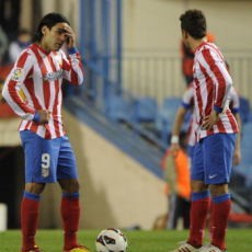 Membawa Beban Ekonomi ke Lapangan Hijau