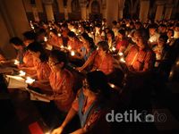 Misa Sabtu Suci Jelang Paskah di Katedral