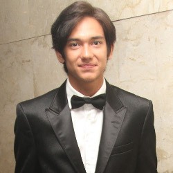 Laris Tawaran Akting, Adipati Dolken Tak Pilih-pilih