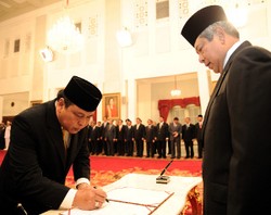 Arief Hidayat Resmi Jadi Hakim Mahkamah Konstitusi 