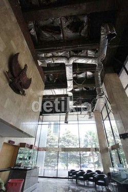 Meski Plafon di Atas Lobi Masih Menganga, Kegiatan KPK Berjalan Normal