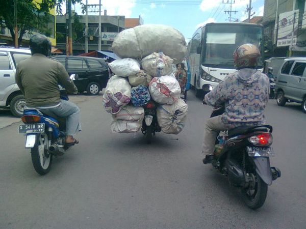 Pemotor Angkut Limbah Plastik
