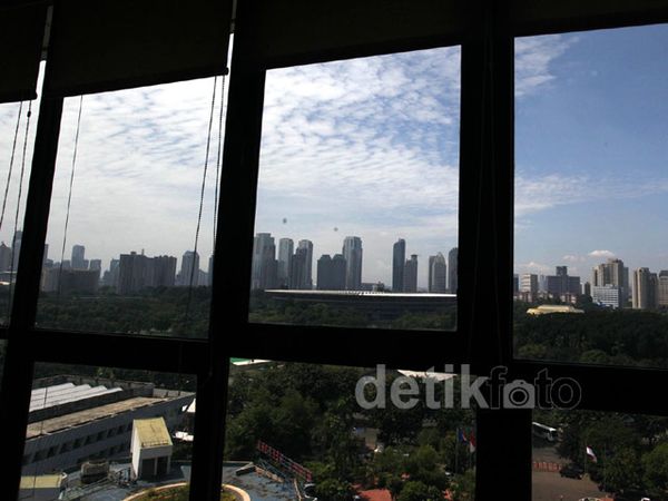 Kompleks GBK Jadi Hutan Beton