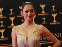 Parade Selebriti di Red Carpet PGA 2013 (2)