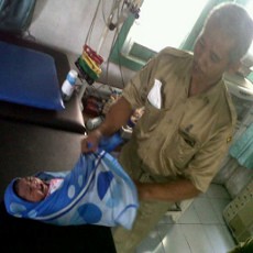 Sesosok Bayi Masih Hidup Ditemukan di Kebun Tebu