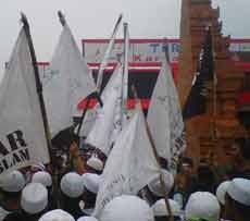 FPI Segel Pembangunan Tempat Hiburan di Mojokerto