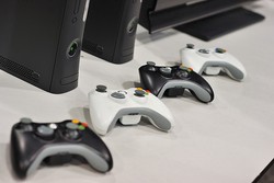 Pemuda Ini Gunakan Xbox Sebagai KTP