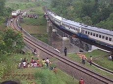 KA Fajar Utama yang Anjlok di Banyumas Berhasil Dievakuasi