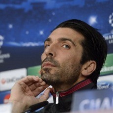 Sedikit Kebobolan, Buffon Puji Trio Bek Bianconeri