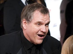 Meat Loaf Ajak Robbie Williams Berburu Hantu Charlie Chaplin