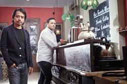 Crossover: Nikita Dompas dan Dewa Budjana