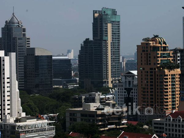 Langit Bangkok Dipenuhi Gedung Tinggi