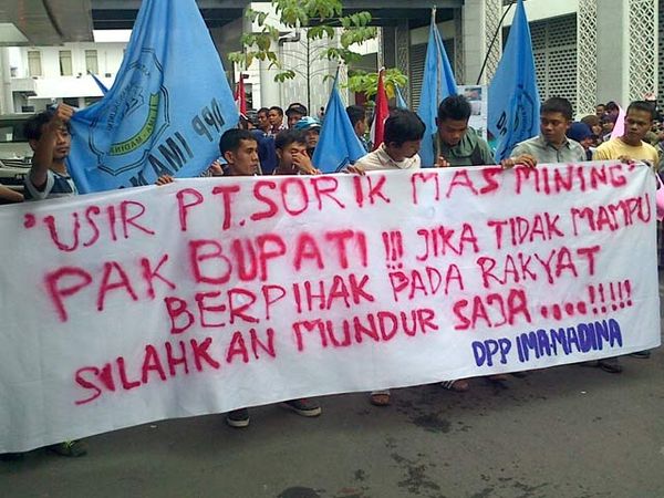 Mahasiswa Desak Penutupan Perusahaan Tambang Sorikmas Mining