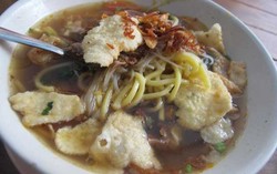 Kalau Mau Jajan Soto Mie, Mampir Saja Ke Sini!