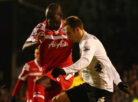 Samba Dieksploitasi Berbatov, Dimarahi Redknapp & Di-bully Suporter