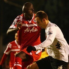 Samba Dieksploitasi Berbatov, Dimarahi Redknapp & Di-bully Suporter