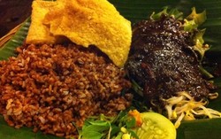 Monggo Jajan Pecel Ndeso, Gurih Pedes Komplet!