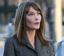 Album Terbaru Carla Bruni Menuai Kontroversi