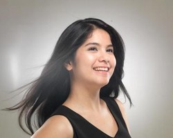 Annisa Pohan Jadi Brand Ambassador Anti Aging Terbaru Olay