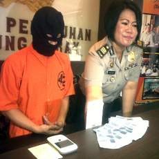 Sepasang Pasutri Tawarkan Live Show Hubungan Intimnya