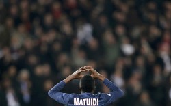 Namun di periode injury time tuan rumah mampu mencetak gol penyama melalui tendangan Blaise Matuidi. REUTERS/Christian Hartmann.