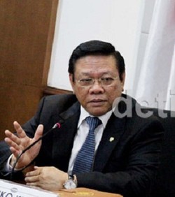 Agung Laksono Diperiksa KPK untuk Tersangka Rusli Zainal