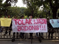 Korban Ijazah Palsu FH Unas Mengadu ke Jokowi