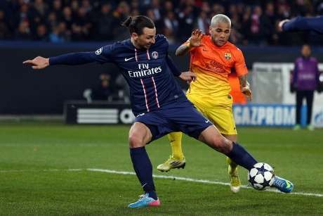 Gol Ibra Offside Dua Meter, Alves Tolak Komentari Wasit Gol Ibra Offside Dua Meter, Alves Tolak Komentari Wasit