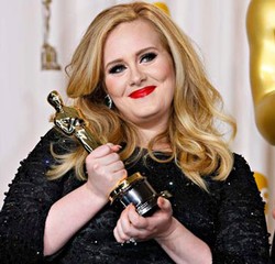 Adele Dilecehkan oleh Komedian Tunggal Karena Dianggap Gendut