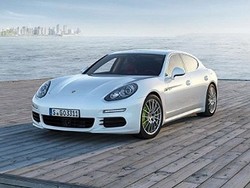 Porsche Panamera Hybrid Diklaim Lebih Irit dari Prius