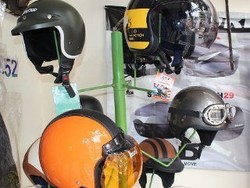 Suka Bergaya Retro? Ini Tempat Jual Aksesorisnya