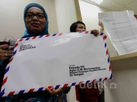 ICW Berkirim Surat Raksasa untuk Menkeu