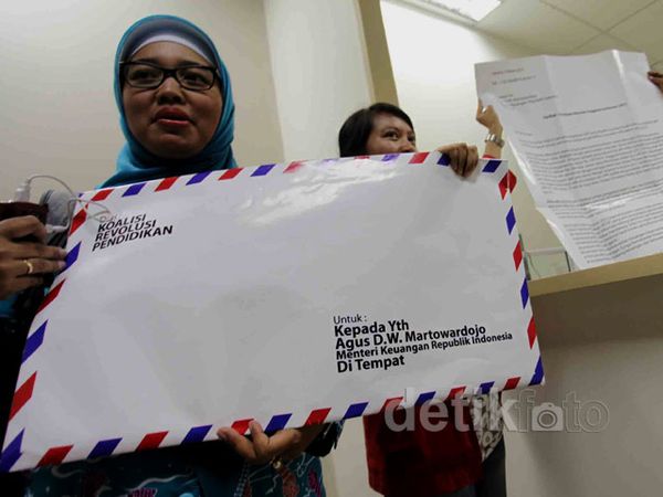 ICW Berkirim Surat Raksasa untuk Menkeu