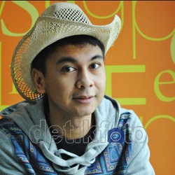 Raditya Dika Siap Rilis Dua Film Tahun Ini