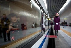 Saingi China, RI Bermimpi Ciptakan Kereta Super Cepat 300 Km/Jam