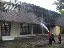 Gedung Pertemuan Wisma Kartini Medan Musnah Dilalap Api