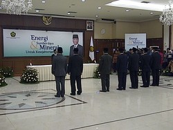 Lantik 7 Pejabat ESDM, Jero Minta Perbanyak Proyek Padat Karya