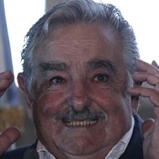Upss! Tak Sadar Mikrofon Menyala, Presiden Uruguay Ejek Presiden Argentina
