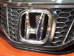 Honda Ngegas Luncurkan MPV Brio